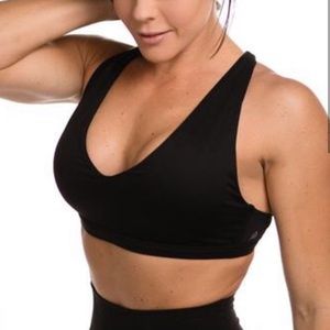 P’tula Veronica Embrace Sports Bra - Black (M)